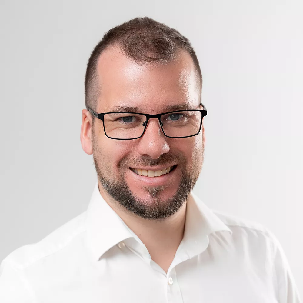 Kálóczi Zoltán esküvői fotós portréja